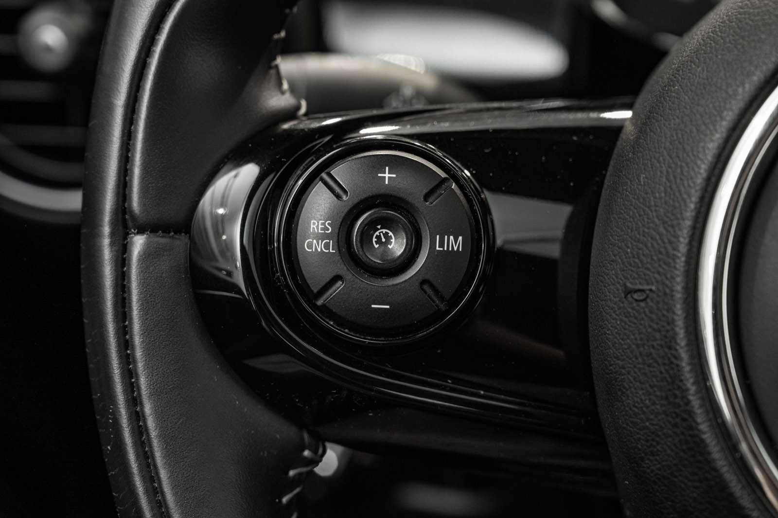 MINI Cooper SE, 184hp, 2020