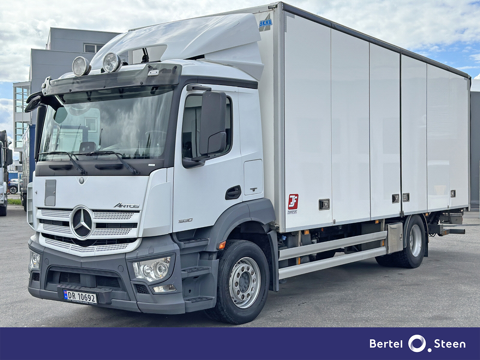 Bilde av Mercedes-Benz Antos 1830L/55 SKAB SIDEÅPNING