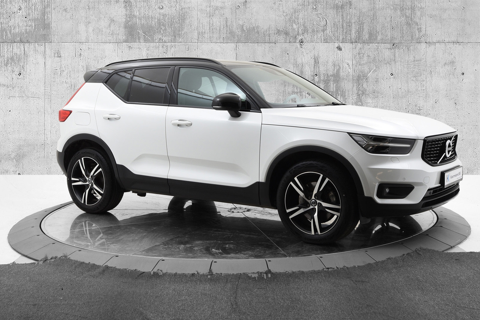 2021 Volvo XC40 T5 Recharge PHEV FWD R-design image