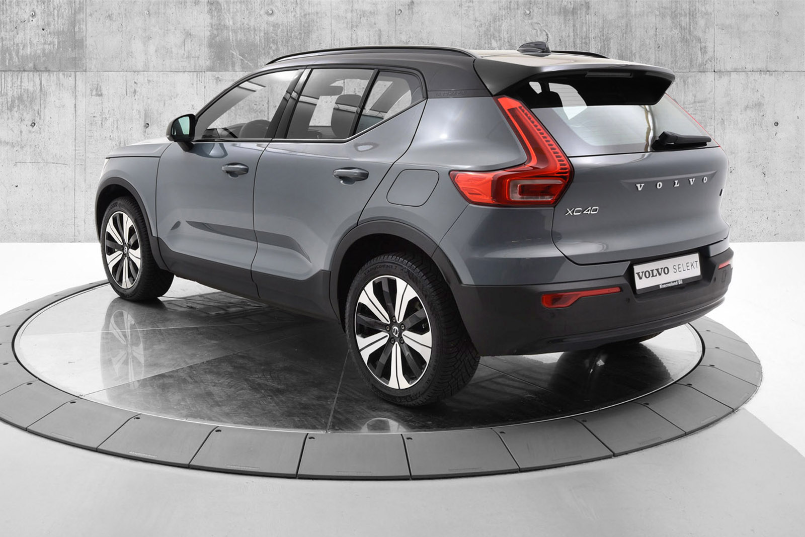 2023 Volvo XC40 Recharge Twin 408hk AWD Plus image