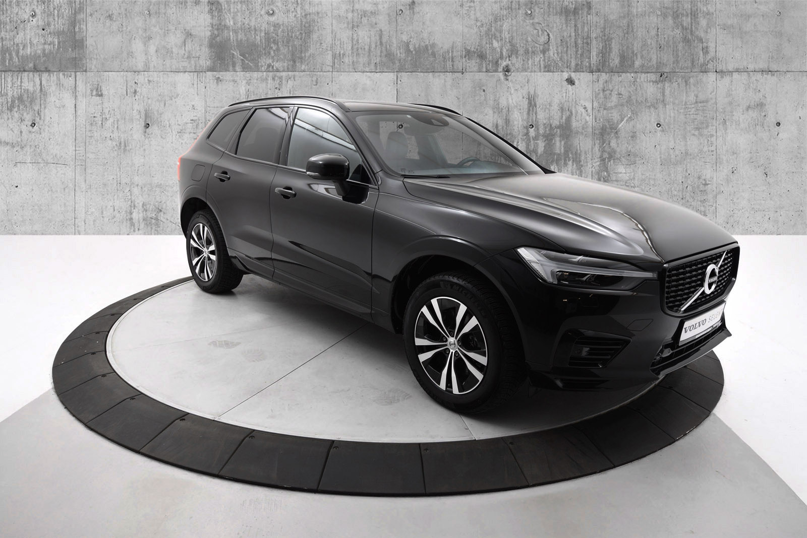 2021 Volvo XC60 T6 AWD R-design image