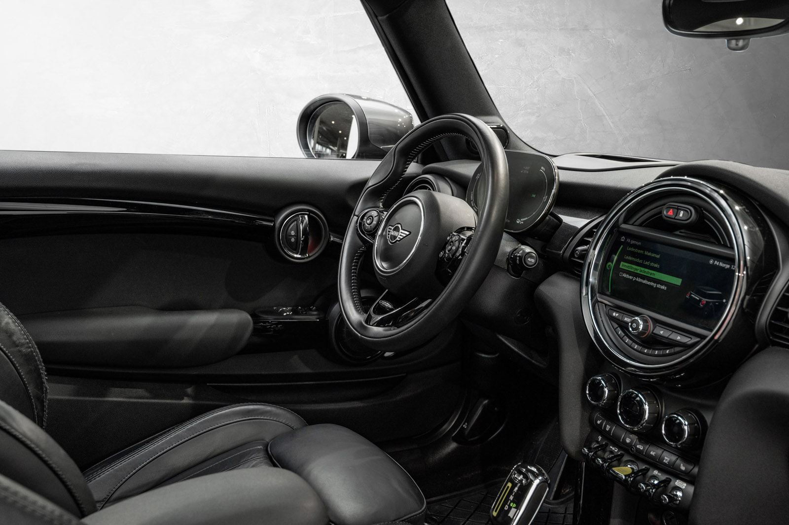 MINI Cooper SE, 184hp, 2020