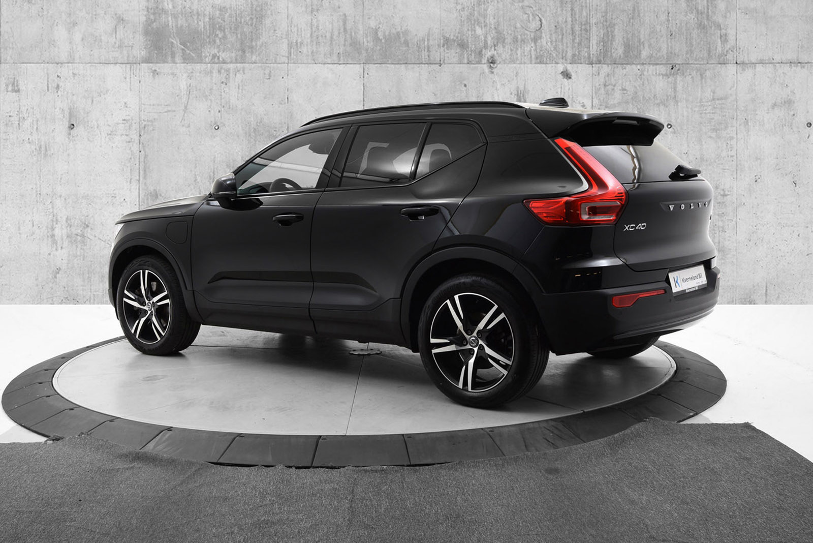 2021 Volvo XC40 T5 Recharge PHEV FWD R Design image