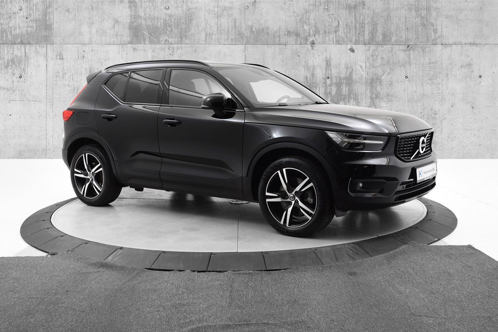 2021 Volvo XC40 T5 Recharge PHEV FWD R Design image