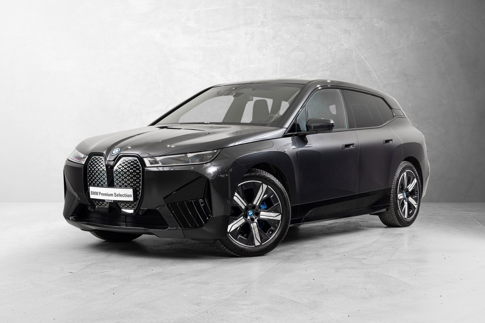 BMW iX xDrive50, 524hp, 2024