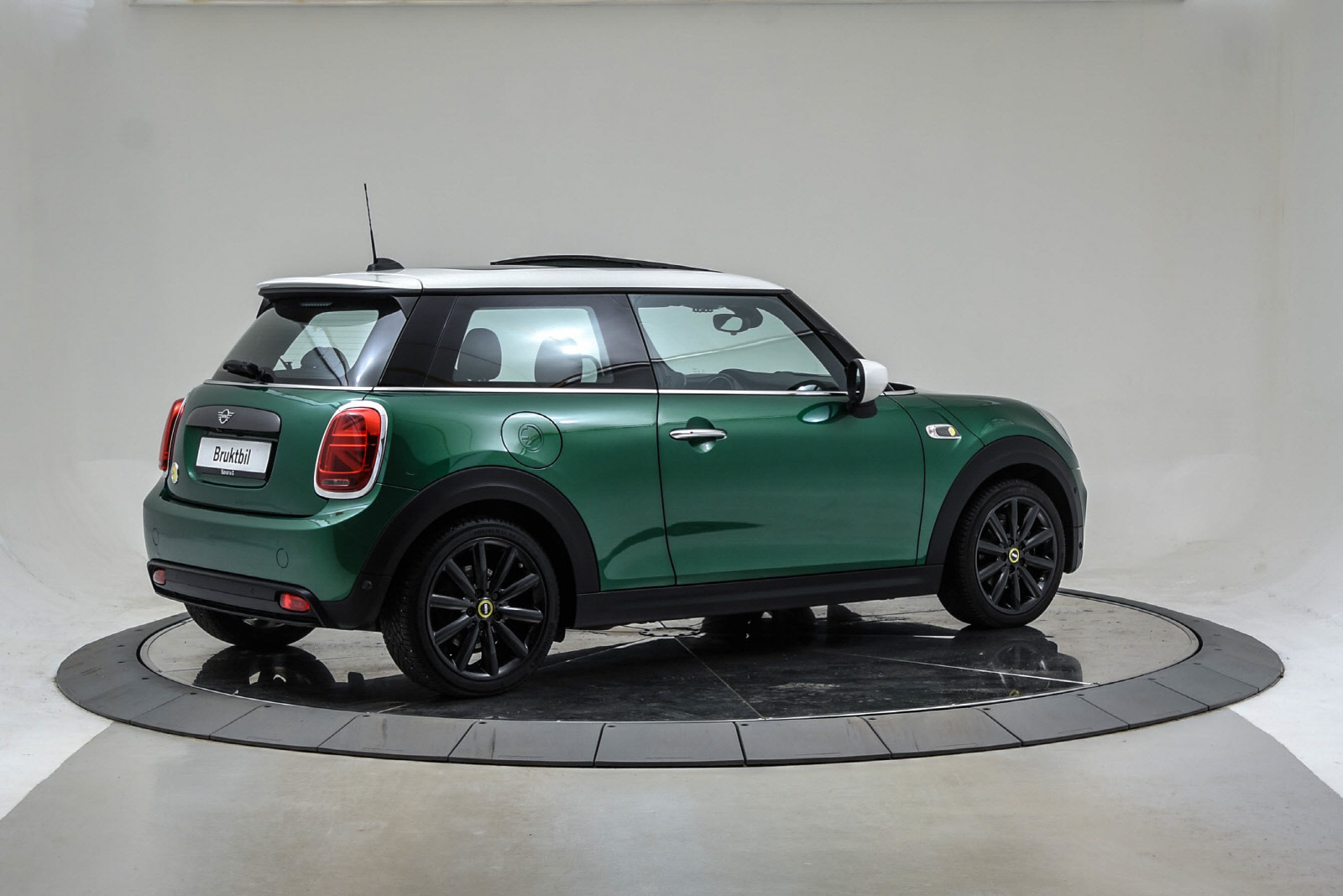 MINI Cooper SE, 184hp, 2020
