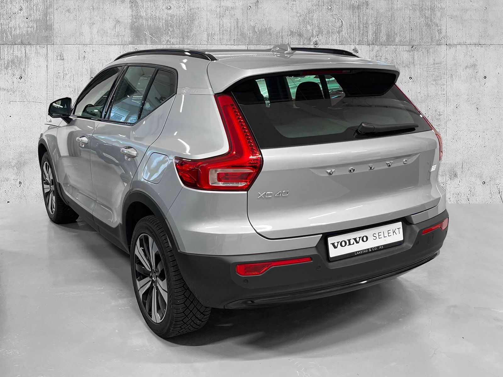 2023 Volvo XC40 Recharge Twin 408hk AWD Plus image