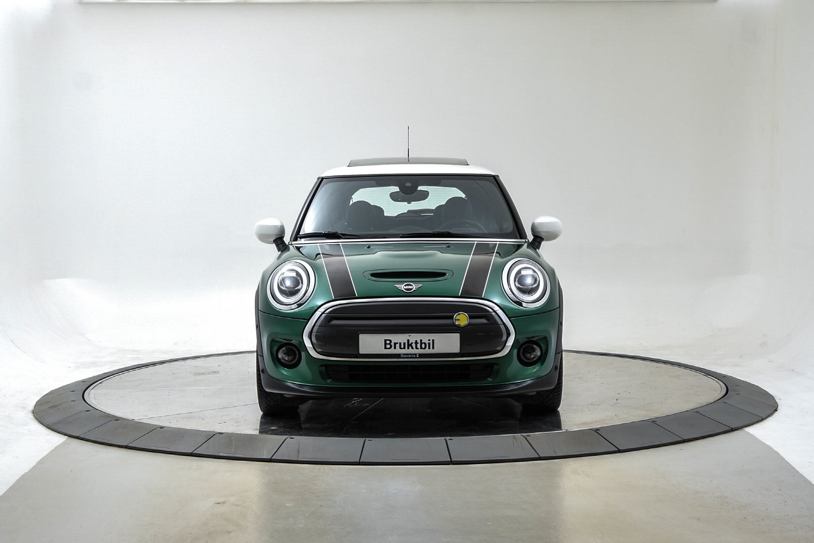 MINI Cooper SE, 184hp, 2020