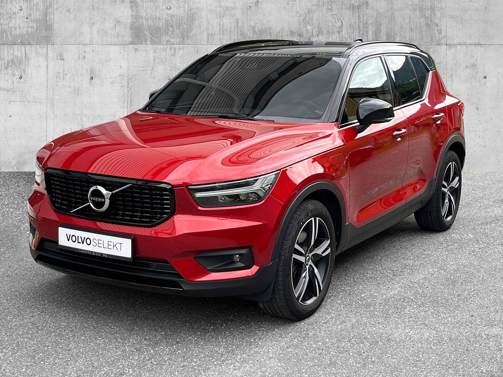 2020 Volvo XC40 T5 Twin Engine FWD R-design image